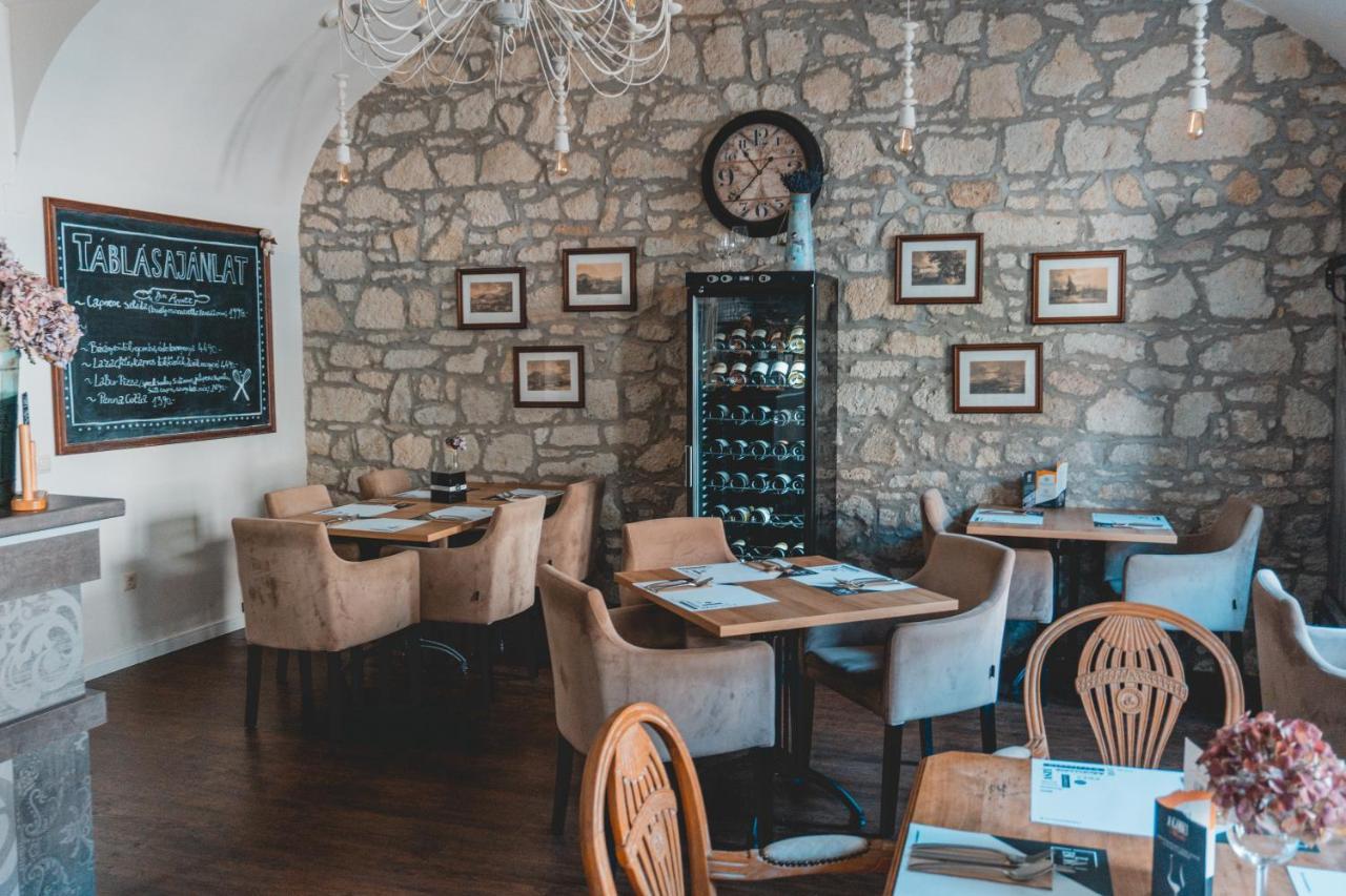 Hotel LaBor Kvártély Tokaj Esterno foto
