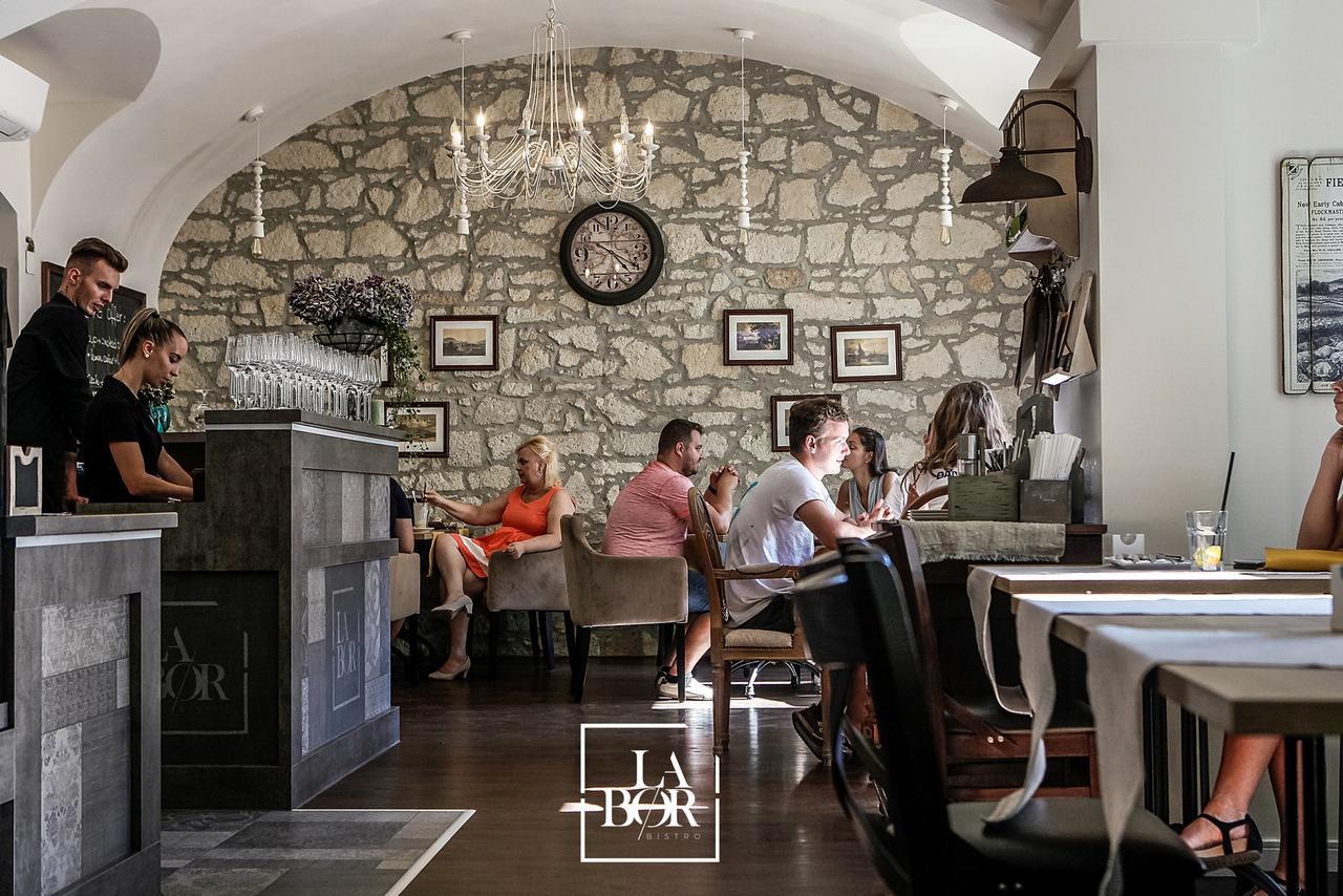 Hotel LaBor Kvártély Tokaj Esterno foto
