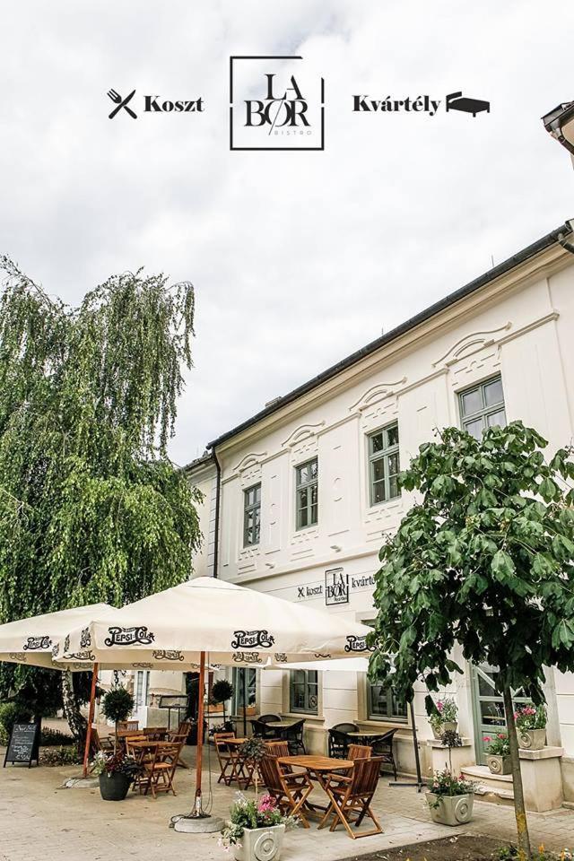 Hotel LaBor Kvártély Tokaj Esterno foto