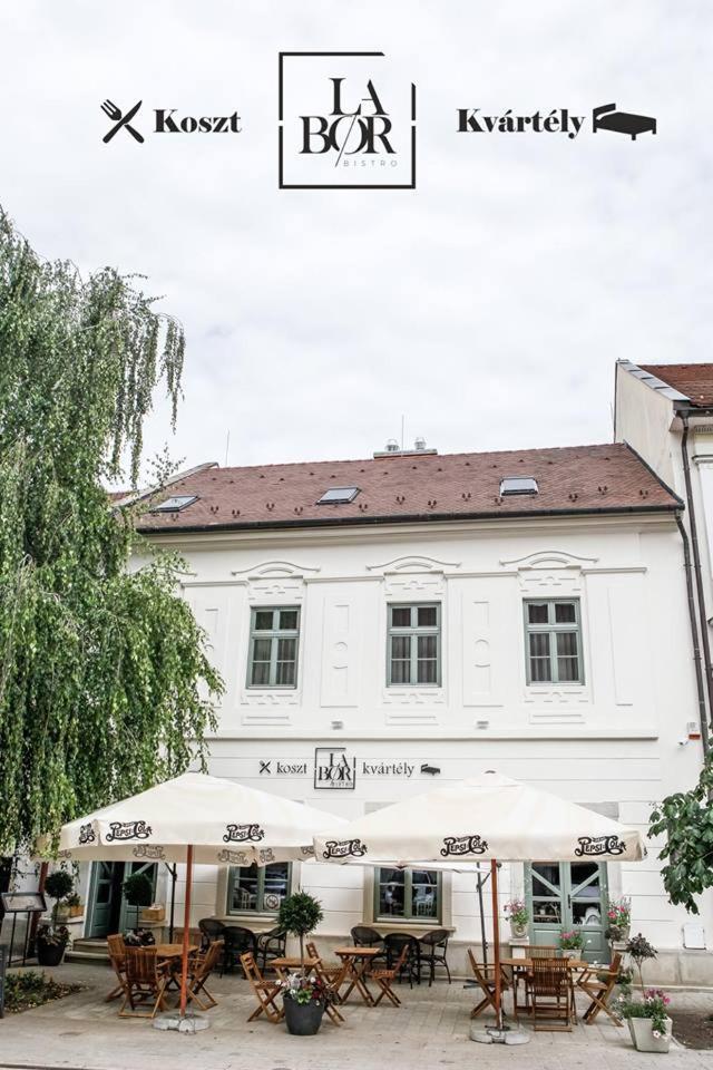 Hotel LaBor Kvártély Tokaj Esterno foto